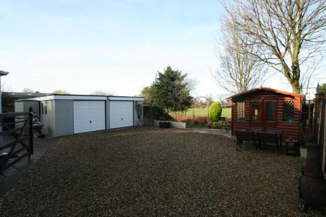 Garages/Summerhouse