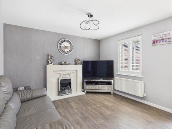 CAM03729G0-PR0041-STILL007