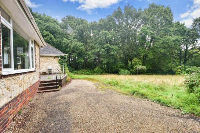 Driveway/Parking