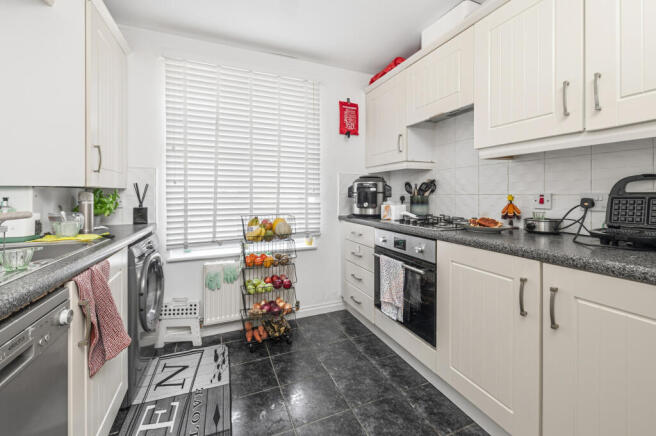2 bed Flat for sale Image 8