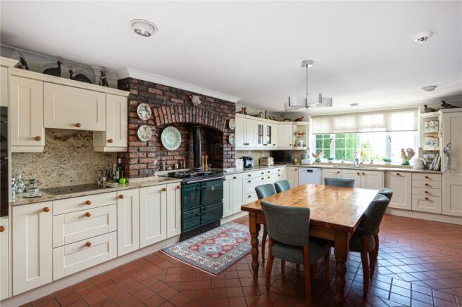4 bed Detached for sale Image 6