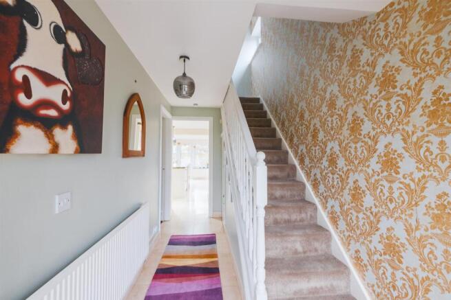 22 Sandon Cres-57.jpg