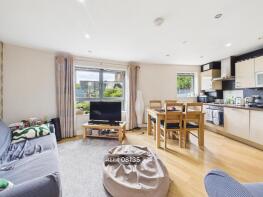 4, 411 Merryfield Court, Battersea Park Road, London SW11 5BF