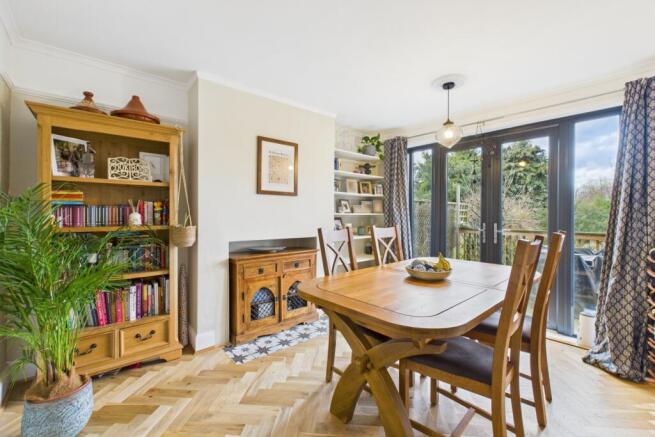 CAM03162G0-PR0388-STILL004