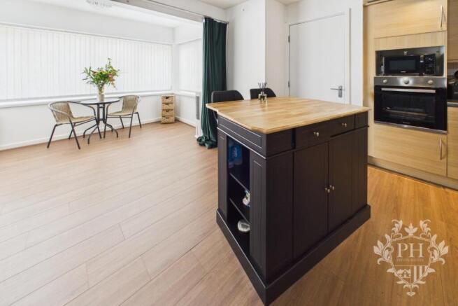 2 bed Apartment for sale Image 6