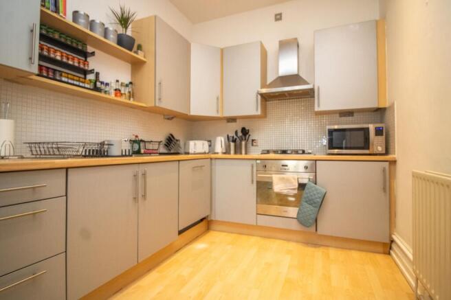 OPEN PLAN LOUNGE/KITCHEN