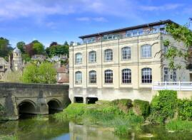Flat 5, 38, Silver Street, Bradford On Avon BA15 1JX