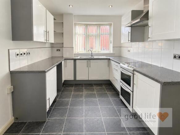20261006_203217109_iOS6 fairgreen close.jpg