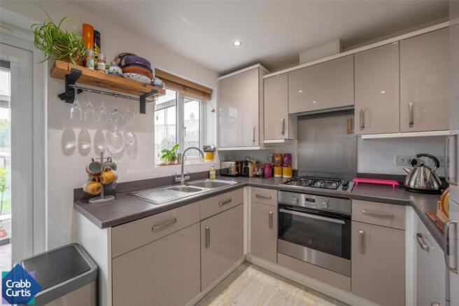 Lancaster Way, Whitnash, CV31 photo 3
