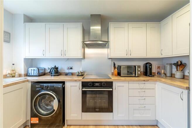 Cairngorm Road, Thatcham, West Berkshire, RG19 photo 4