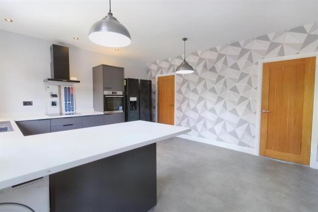 3 bed Terraced for sale Image 8