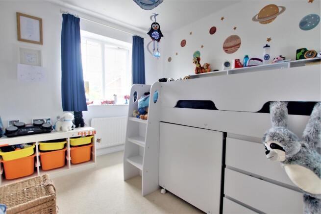 BEDROOM 4