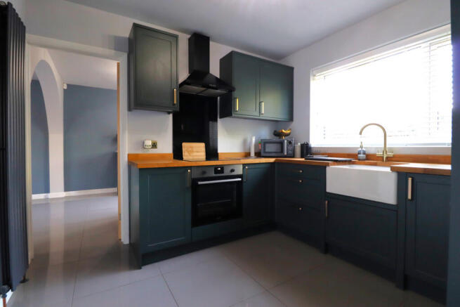 4 bed Detached for sale Image 8
