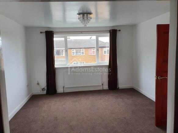 3 bed Semi-Detached to rent Image 4