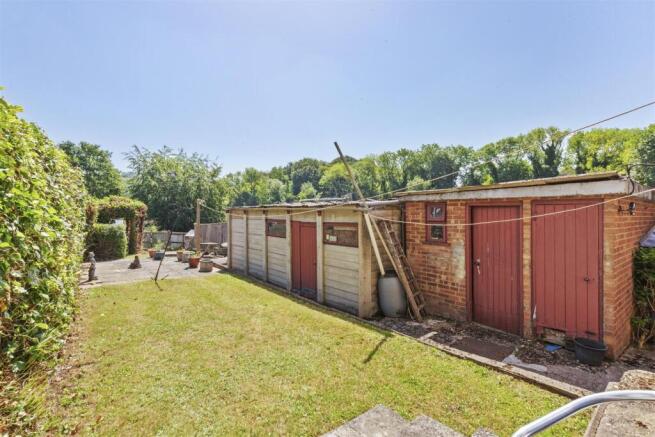 7 Ashdown Rd, HP13 7JD-9.jpg