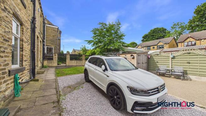 3 bed Terraced for sale Image 12