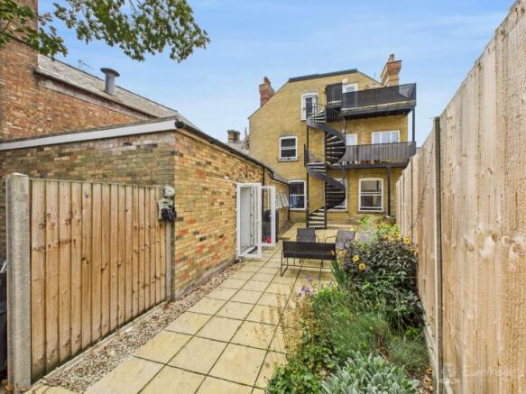 Garden- Mark Stephens EweMove Newmarket and Soham 