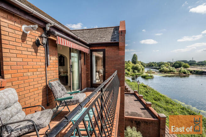 23 Weirside Place...