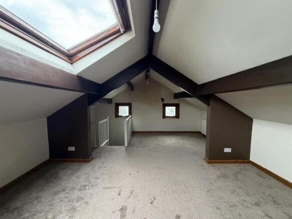 3 bed Terraced for sale Image 10