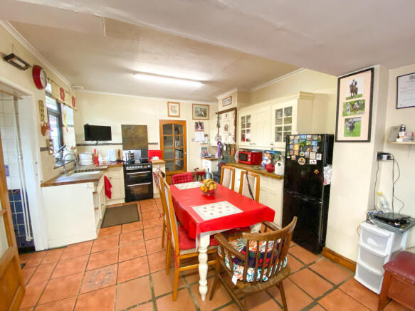 Kitchen / Breakfa...