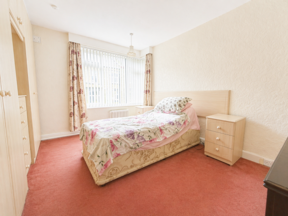 2 bed Apartment for sale Image 8