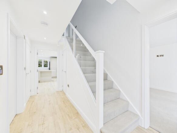 CAM04825G0-PR0117-STILL001