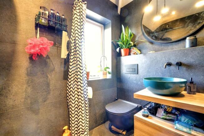Wet Room/w.c.