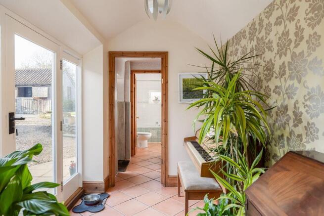 4 bed Semi-Detached for sale Image 9
