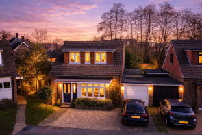 17, Lodge Grove, Yateley GU46 7AD