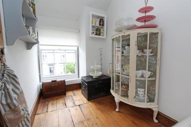 Bedroom 6..jpg