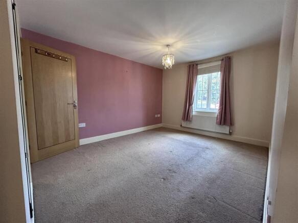 2 bed Apartment for sale Image 4