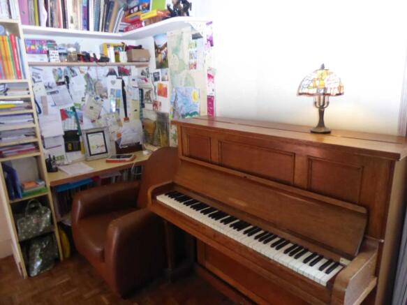 Photo 9