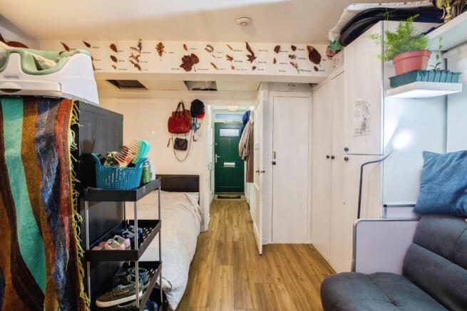 Living Room/Bedroom