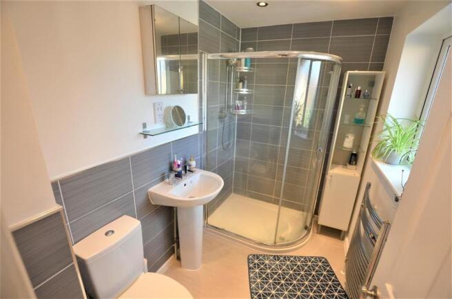 Ensuite Shower.