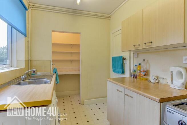 KITCHEN: