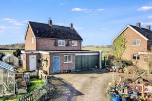 6, Shackerley Lane, Cosford, Albrighton WV7 3AB