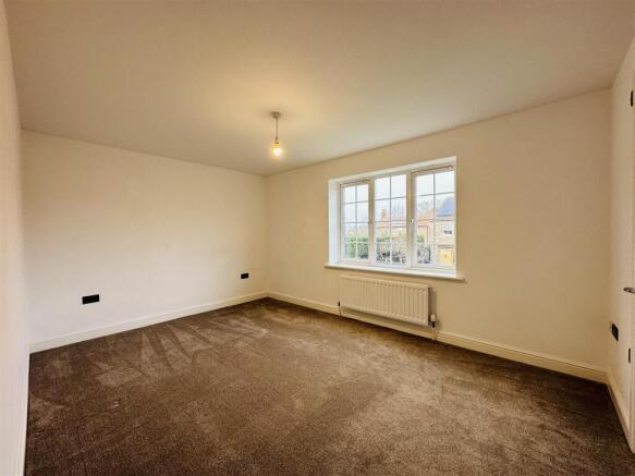 3 bed Semi-Detached for sale Image 11