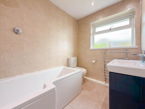 3 bed Semi-Detached for sale Image 12