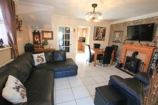 OPEN PLAN LIVING ROOM