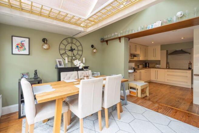 Kitchen / Dining