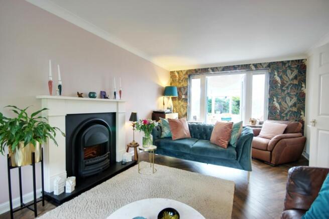 4 bed Detached for sale Image 4
