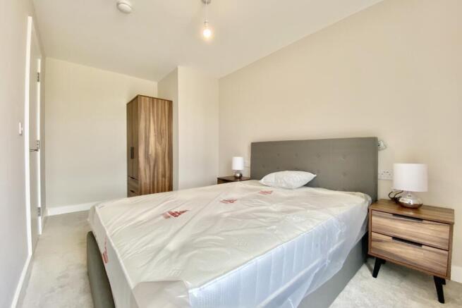 2 bed Apartment to rent Image 6