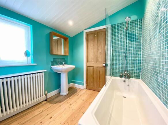 Bathroom.jpg