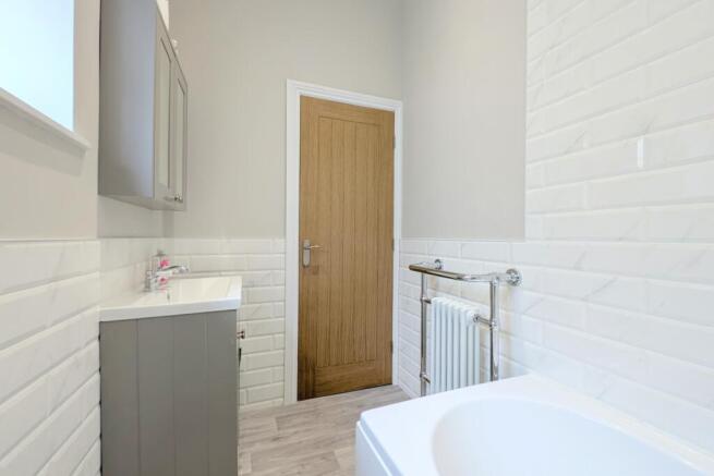2 bed End of Terrace to rent Image 12