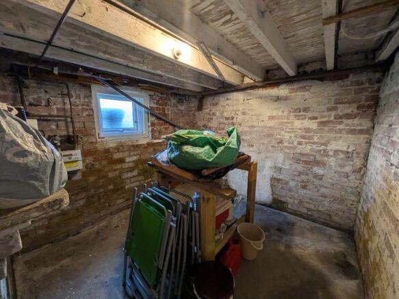 3 bed Terraced for sale Image 10