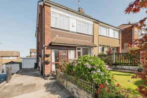 7, Wood Hill Gardens, Cookridge, Leeds LS16 7DD