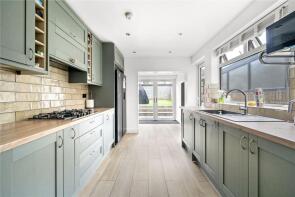 32, Salcombe Road, London E17 8JH
