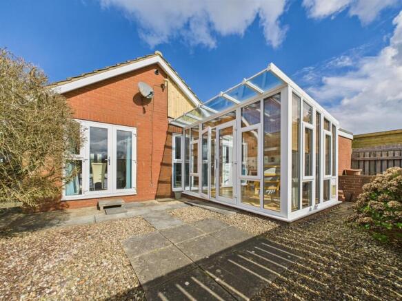 2 bed Detached Bungalow for sale Image 11