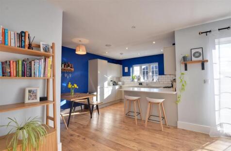 Bishop Close, High Halden