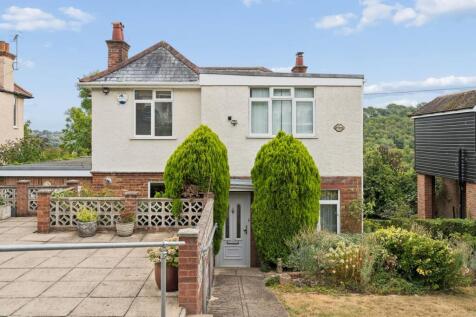 Pinewood Road, High Wycombe, HP12